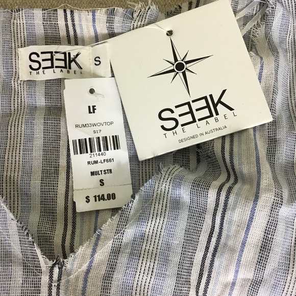 LF Seek the label  Women Cropped chambray  bell sleeved V neck shirt Sz. Small - Picture 4 of 7